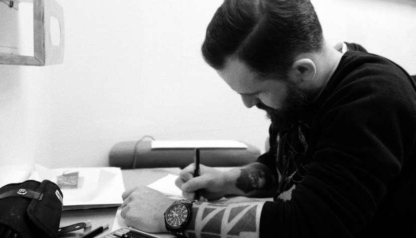 Tatuażysta Bartek Pochowski z miasta Gdańsk ze studio tatuażu Tat Studio Gdańsk