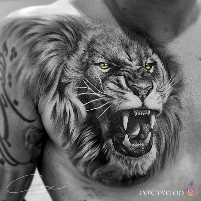 Tatuaż lwa na klatce piersiowej znaczenie dla mężczyzn i kobiet