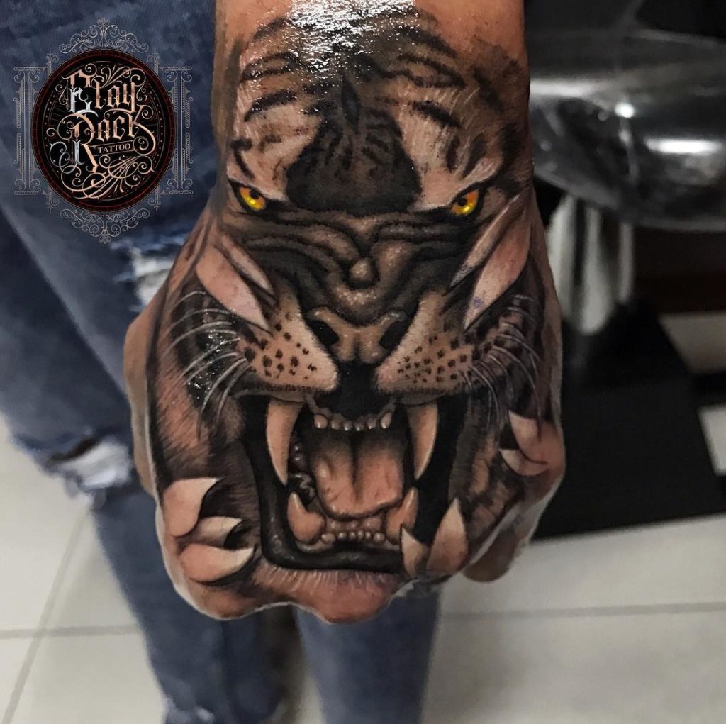 Tatuaż głowa tygrysa na dłoni dla mężczyzn i kobiet