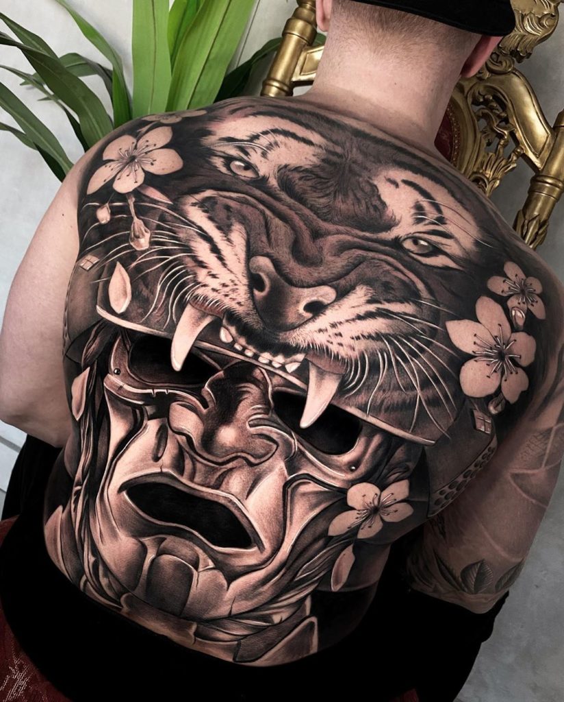 Tatuaż zły tygrys z Japońską maską na plecach dla mężczyzn i kobiet